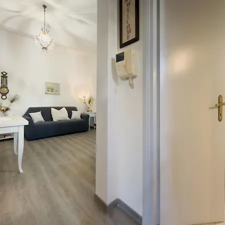 The Quiet Garden At San Giovanni Apartment Rom